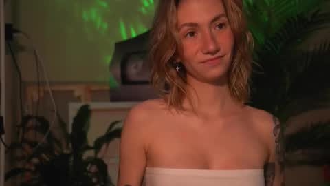 Snapshot of arianna_richi chatting on November 9, 2025, 6:44 am Olivka online show from November 9, 2025, 6:44 am