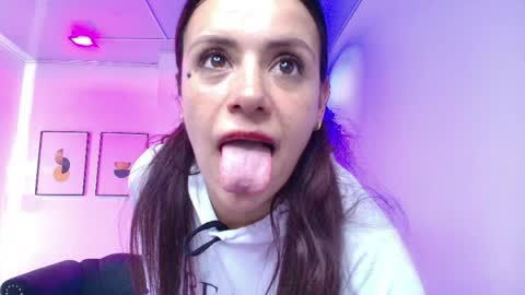 arianna_sweeet online show from May 17, 2026, 3:52 pm
