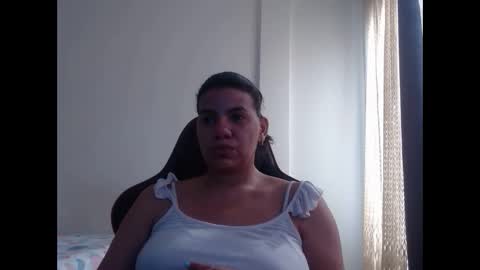 ariannaloovel online show from January 14, 2025, 8:15 pm