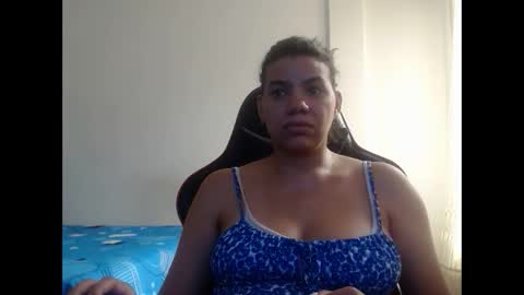 ariannaloovel online show from February 4, 2025, 8:49 pm