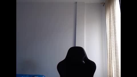 ariannaloovel online show from February 12, 2025, 6:30 pm