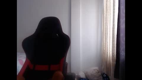 ariannaloovel online show from March 5, 2025, 6:12 pm