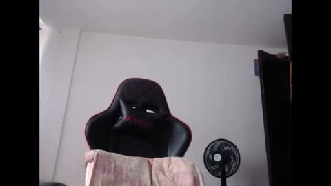 ariannaloovel online show from February 9, 2026, 6:12 pm