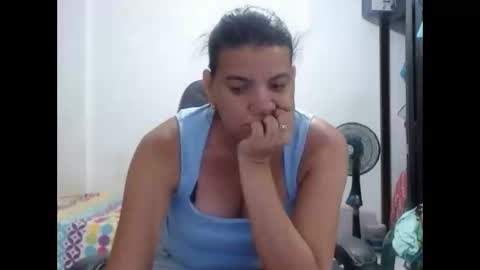 Snapshot of ariannaloovel chatting on May 27, 2026, 1:57 am ariannaloovel online show from May 27, 2026, 1:57 am