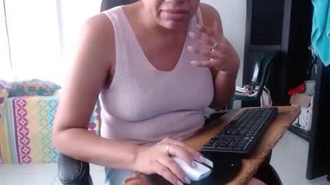 Snapshot of ariannaloovel chatting on May 28, 2026, 4:04 pm ariannaloovel online show from May 28, 2026, 4:04 pm