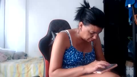 Snapshot of ariannaloovel chatting on June 17, 2026, 6:53 pm ariannaloovel online show from June 17, 2026, 6:53 pm