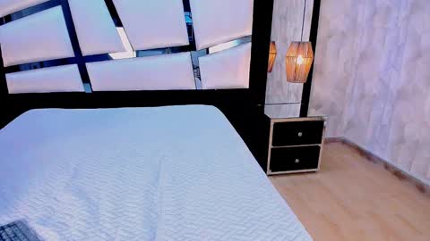 ariannarussell1 online show from October 17, 2025, 6:21 pm