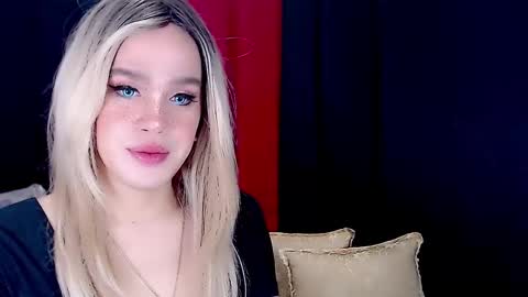 Snapshot of arianne_xoxo777 chatting on December 3, 2024, 10:07 pm ARIANNE CUMS online show from December 3, 2024, 10:07 pm