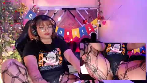 Snapshot of arianova_ chatting on July 4, 2026, 1:17 pm Aria online show from July 4, 2026, 1:17 pm