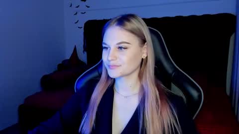 Snapshot of ariawell chatting on November 5, 2025, 6:30 pm Aria online show from November 5, 2025, 6:30 pm