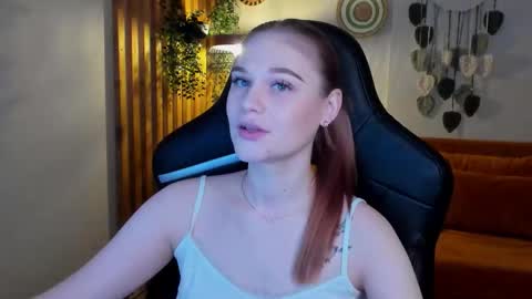 Snapshot of ariawell chatting on November 23, 2025, 5:18 am Aria online show from November 23, 2025, 5:18 am