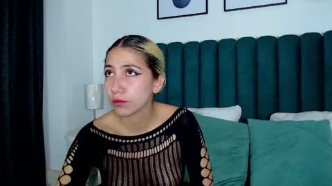 Snapshot of aribunnie chatting on April 18, 2026, 5:00 am Ari Bunnie online show from April 18, 2026, 5:00 am
