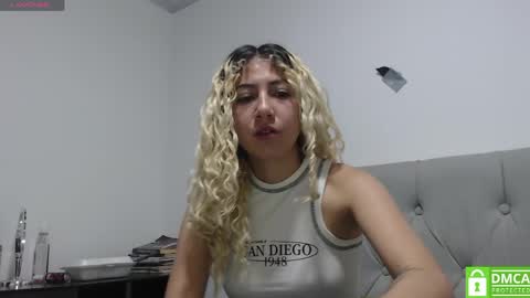 Snapshot of aribunnie chatting on May 26, 2026, 8:32 am Ari Bunnie online show from May 26, 2026, 8:32 am