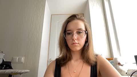 Snapshot of ariehamalainen chatting on July 10, 2026, 8:18 am Mia online show from July 10, 2026, 8:18 am