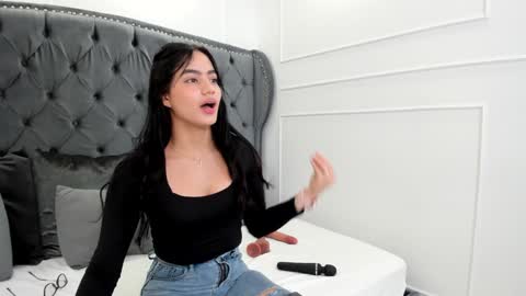 Snapshot of ariel_jonnes chatting on January 7, 2025, 4:37 pm Ariel online show from January 7, 2025, 4:37 pm