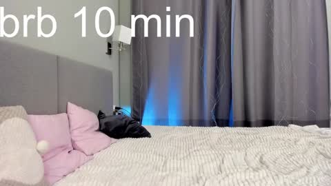 Snapshot of ariel_rouse chatting on December 28, 2024, 8:47 pm Ariel online show from December 28, 2024, 8:47 pm