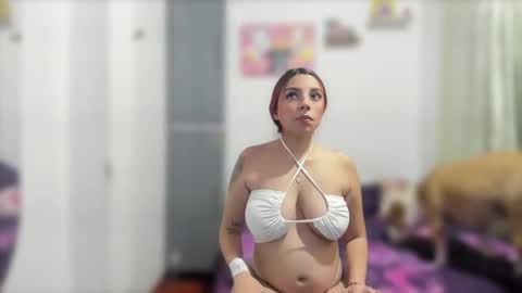 Stephany  online show from February 24, 2025, 5:00 am