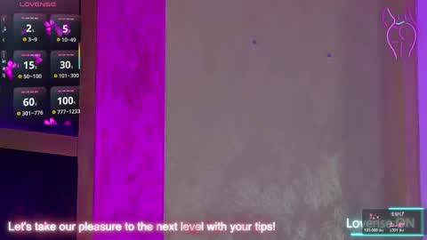 ariellfoxy online show from March 12, 2026, 3:29 pm