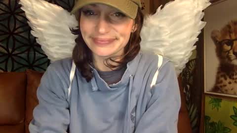 Snapshot of arielwyld chatting on December 16, 2024, 5:38 am ariel colin when hes here online show from December 16, 2024, 5:38 am