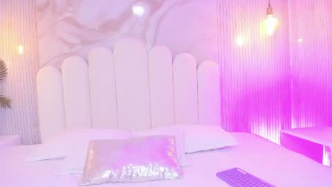 Snapshot of arietta_skinny chatting on July 15, 2026, 2:55 pm Arietta online show from July 15, 2026, 2:55 pm