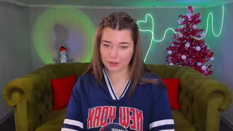 Snapshot of arigraynor chatting on December 21, 2024, 11:34 pm Ari online show from December 21, 2024, 11:34 pm