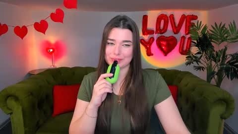 Snapshot of arigraynor chatting on February 14, 2025, 12:03 pm Ari online show from February 14, 2025, 12:03 pm