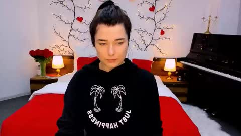 Snapshot of arigraynor chatting on October 12, 2025, 1:10 pm Ari online show from October 12, 2025, 1:10 pm