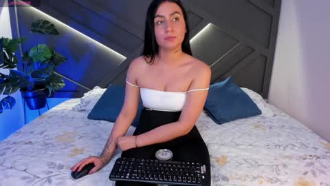 Snapshot of ariiaa_1 chatting on January 10, 2025, 11:18 pm ARIANNA online show from January 10, 2025, 11:18 pm