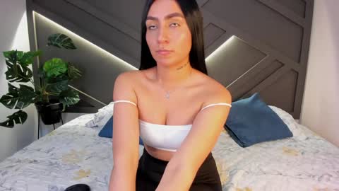 Snapshot of ariiaa_1 chatting on January 14, 2025, 8:48 pm ARIANNA online show from January 14, 2025, 8:48 pm