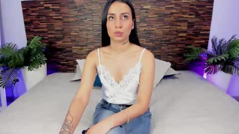 Snapshot of ariiaa_1 chatting on May 6, 2026, 7:02 am ARIANNA online show from May 6, 2026, 7:02 am