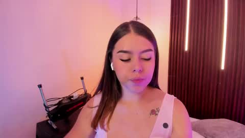  Arianna  online show from April 24, 2026, 1:35 pm