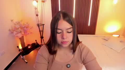  Arianna  online show from April 28, 2026, 2:22 pm