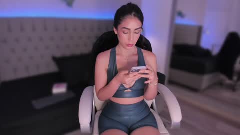 Snapshot of arikohler chatting on December 26, 2024, 7:05 pm AriKohler online show from December 26, 2024, 7:05 pm