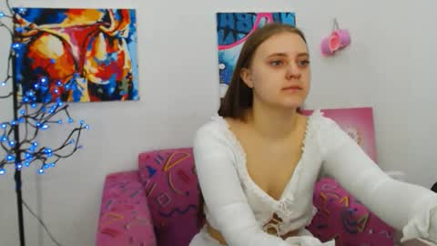 arinabelle online show from April 5, 2026, 12:52 am