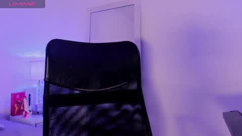 Snapshot of arirobert_ chatting on March 2, 2025, 5:23 am Ari Robert online show from March 2, 2025, 5:23 am