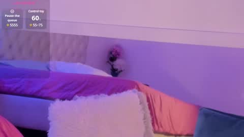 Snapshot of arirobert_ chatting on March 7, 2025, 6:02 am Ari Robert online show from March 7, 2025, 6:02 am