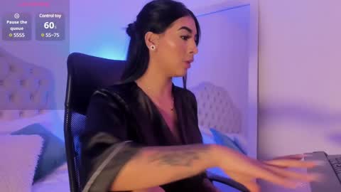 Snapshot of arirobert_ chatting on March 8, 2025, 9:06 am Ari Robert online show from March 8, 2025, 9:06 am