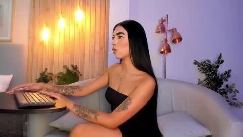 Snapshot of arirobert_ chatting on September 14, 2025, 5:17 am Ari Robert online show from September 14, 2025, 5:17 am