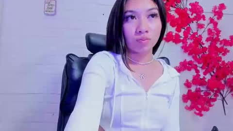aris_logan online show from May 16, 2026, 7:49 am