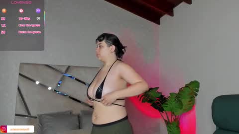 Snapshot of arisantana chatting on September 18, 2025, 11:01 am Aria online show from September 18, 2025, 11:01 am