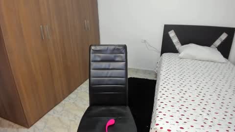 Snapshot of aristena_01 chatting on February 28, 2025, 1:37 am aristena_01 online show from February 28, 2025, 1:37 am