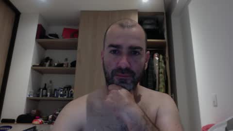 aristi11 online show from October 10, 2025, 4:00 am