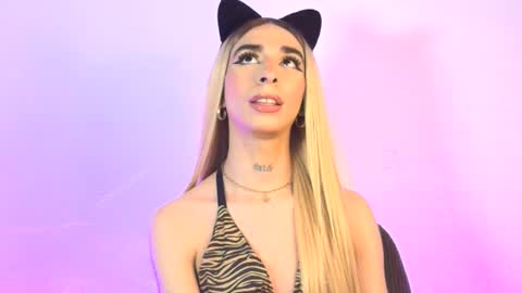 Snapshot of arivega chatting on June 21, 2026, 7:16 pm Nice to meet you thumb up me please its important I LOOK MY BIO DOWN online show from June 21, 2026, 7:16 pm