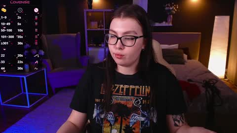 Snapshot of arizonaa_muse chatting on February 6, 2025, 3:31 pm Astrid online show from February 6, 2025, 3:31 pm