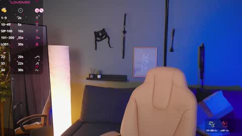 Snapshot of arizonaa_muse chatting on February 20, 2025, 12:30 am Astrid online show from February 20, 2025, 12:30 am