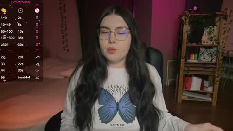 Snapshot of arizonaa_muse chatting on May 3, 2026, 2:23 pm Astrid online show from May 3, 2026, 2:23 pm