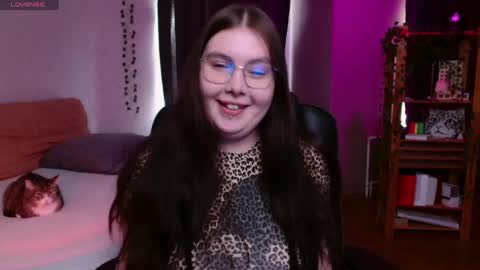 Snapshot of arizonaa_muse chatting on May 18, 2026, 12:44 pm Astrid online show from May 18, 2026, 12:44 pm