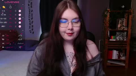 Snapshot of arizonaa_muse chatting on May 23, 2026, 9:24 am Astrid online show from May 23, 2026, 9:24 am