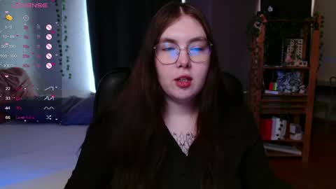 Snapshot of arizonaa_muse chatting on June 5, 2026, 8:53 am Astrid online show from June 5, 2026, 8:53 am