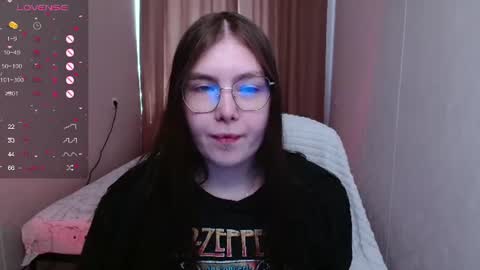 Snapshot of arizonaa_muse chatting on July 3, 2026, 6:31 am Astrid online show from July 3, 2026, 6:31 am